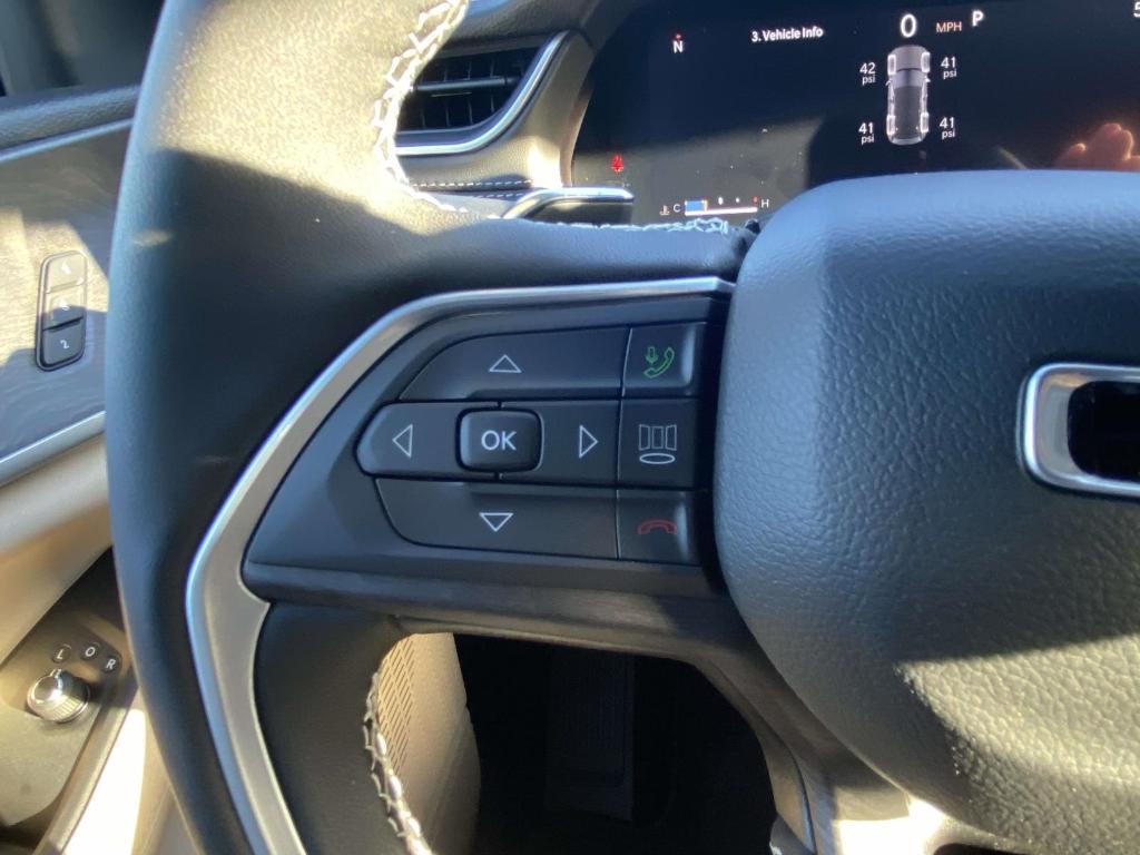 new 2025 Jeep Grand Cherokee car, priced at $49,977