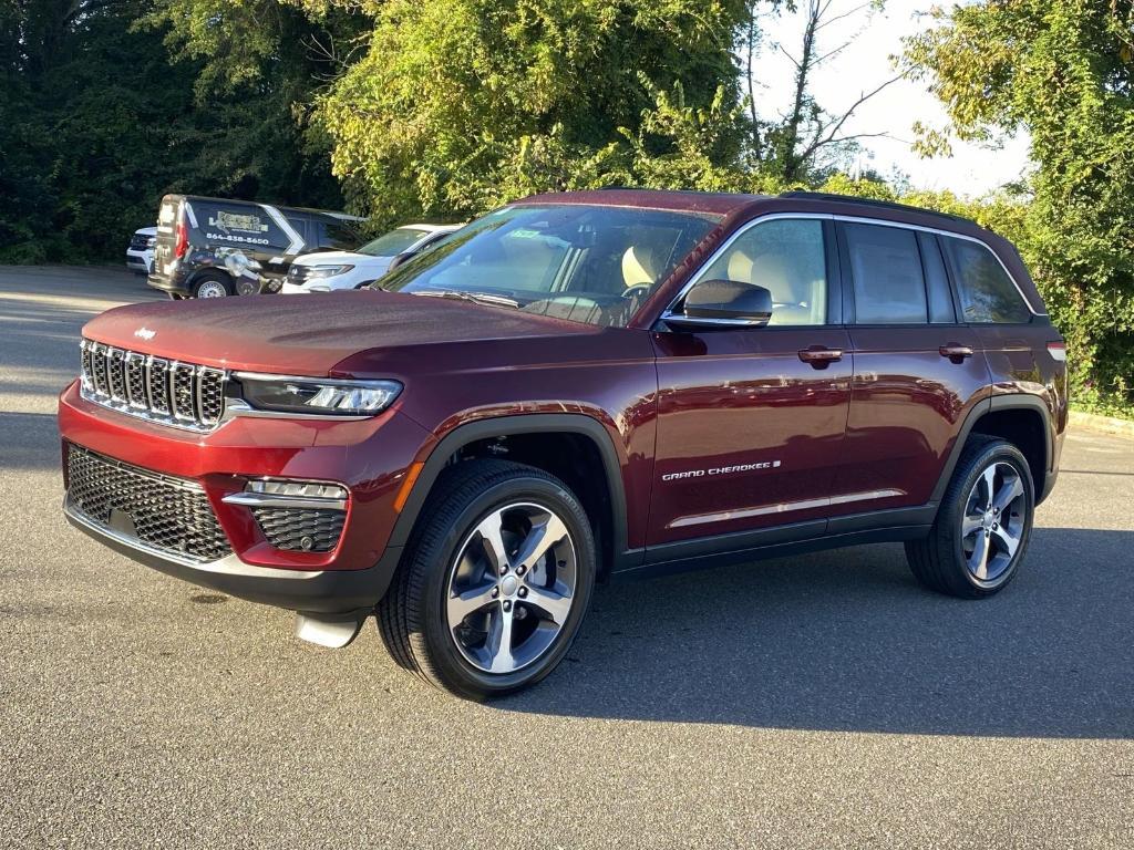 new 2025 Jeep Grand Cherokee car, priced at $49,977
