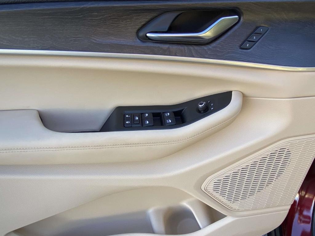new 2025 Jeep Grand Cherokee car, priced at $49,977