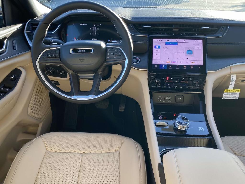 new 2025 Jeep Grand Cherokee car, priced at $49,977