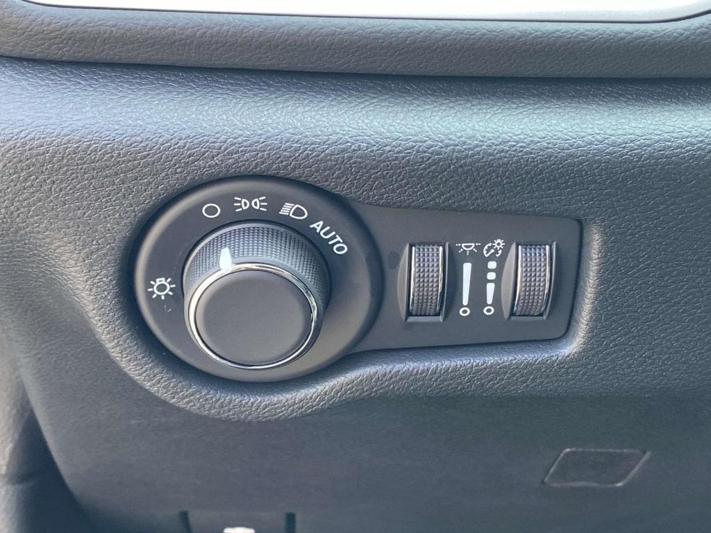 new 2025 Chrysler Voyager car, priced at $40,113