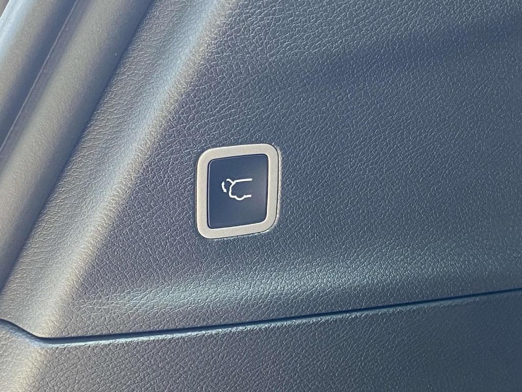 new 2025 Chrysler Voyager car, priced at $40,113