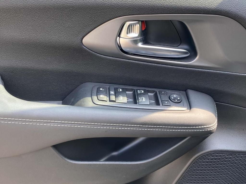 new 2025 Chrysler Voyager car, priced at $40,113