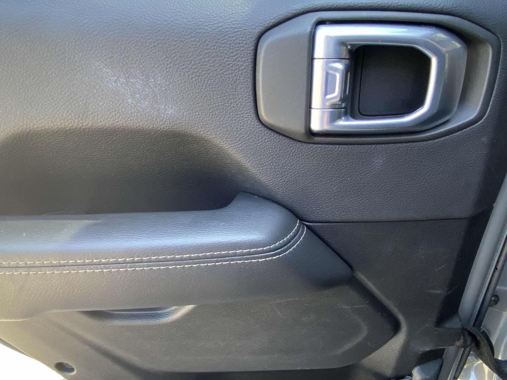 used 2021 Jeep Gladiator car, priced at $32,999
