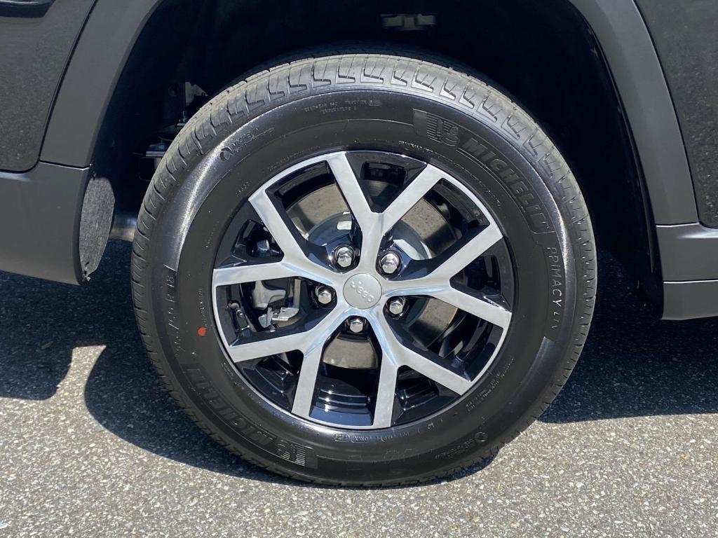 new 2025 Jeep Grand Cherokee L car, priced at $43,495