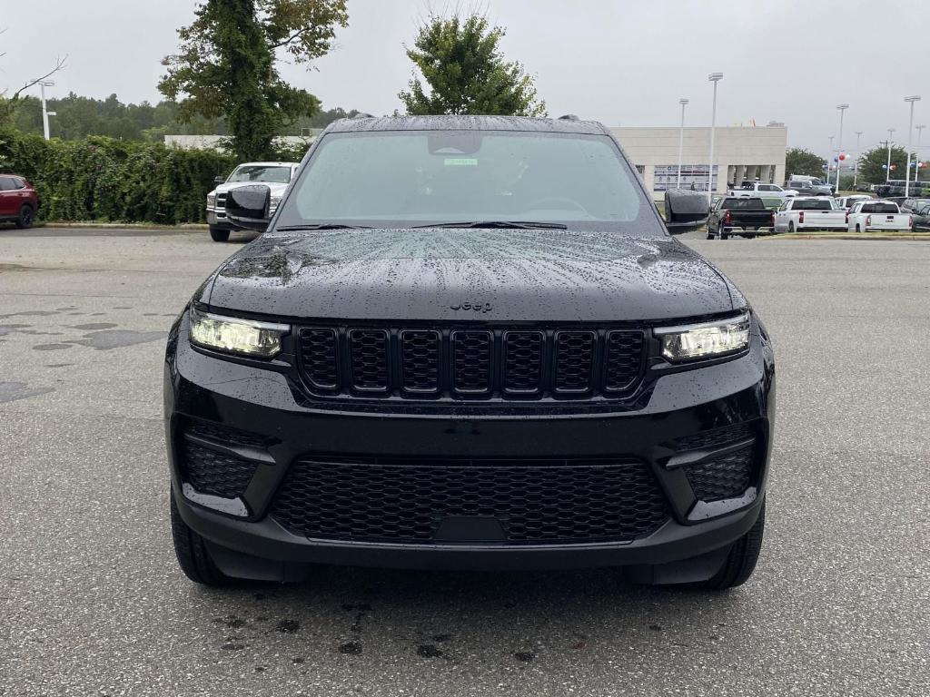 new 2025 Jeep Grand Cherokee car, priced at $44,652