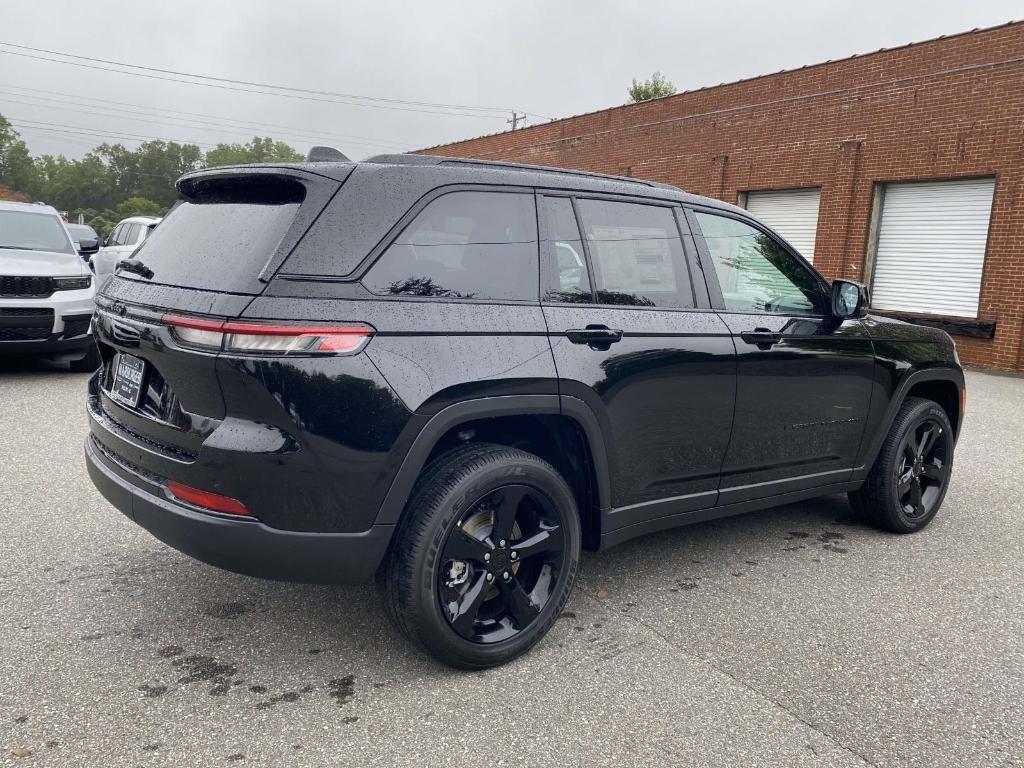 new 2025 Jeep Grand Cherokee car, priced at $44,652