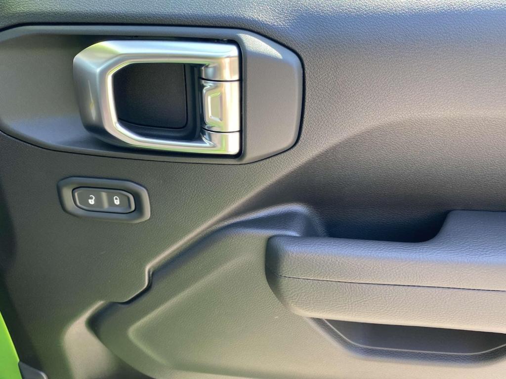 new 2025 Jeep Gladiator car, priced at $52,941