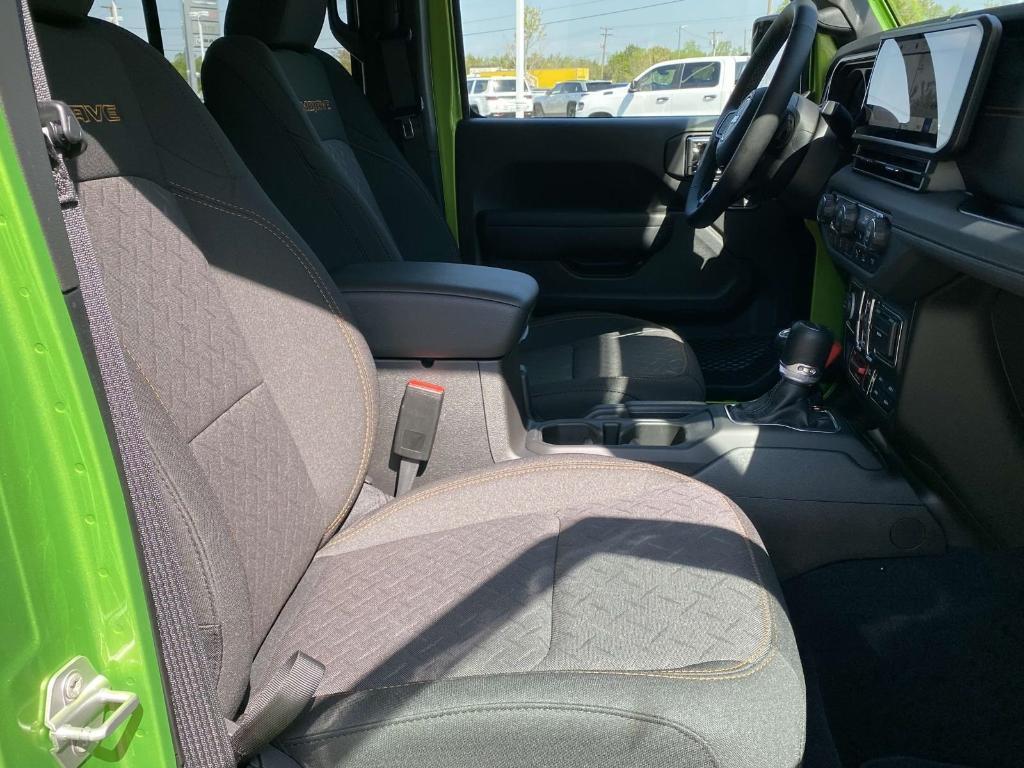 new 2025 Jeep Gladiator car, priced at $52,941