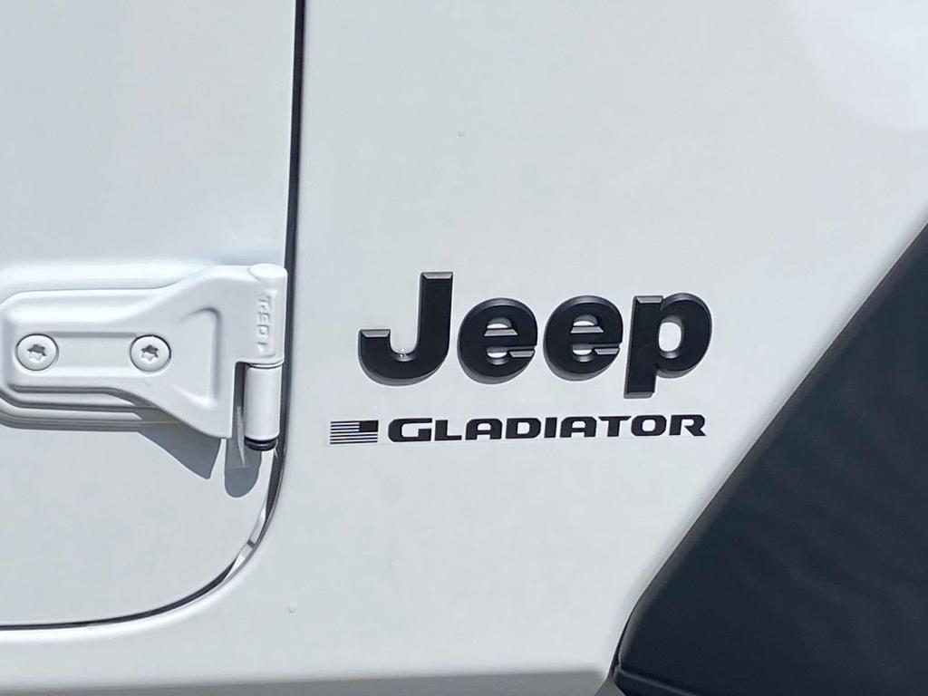 used 2023 Jeep Gladiator car, priced at $34,999