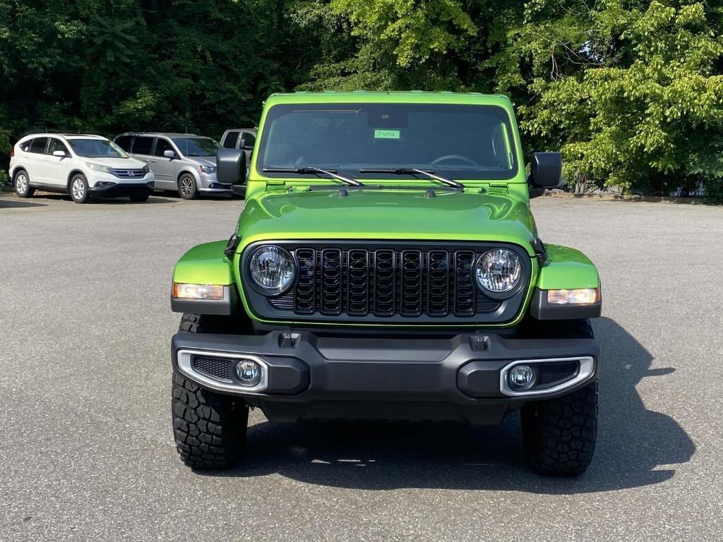 new 2025 Jeep Gladiator car, priced at $47,317