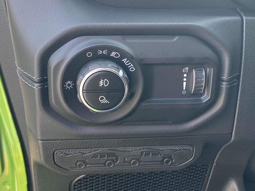 new 2025 Jeep Gladiator car, priced at $47,317