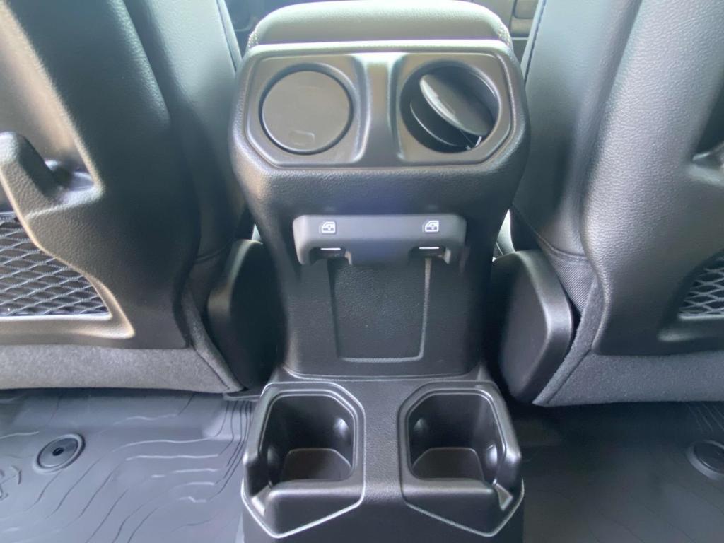 new 2025 Jeep Gladiator car, priced at $47,317