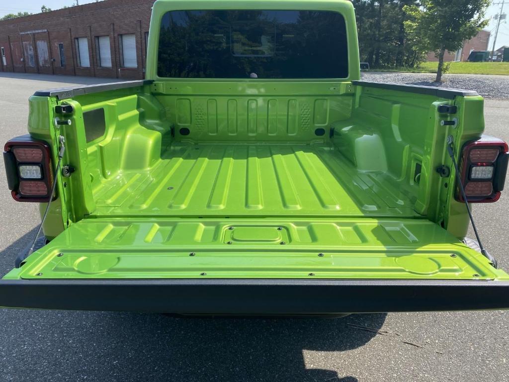 new 2025 Jeep Gladiator car, priced at $47,317