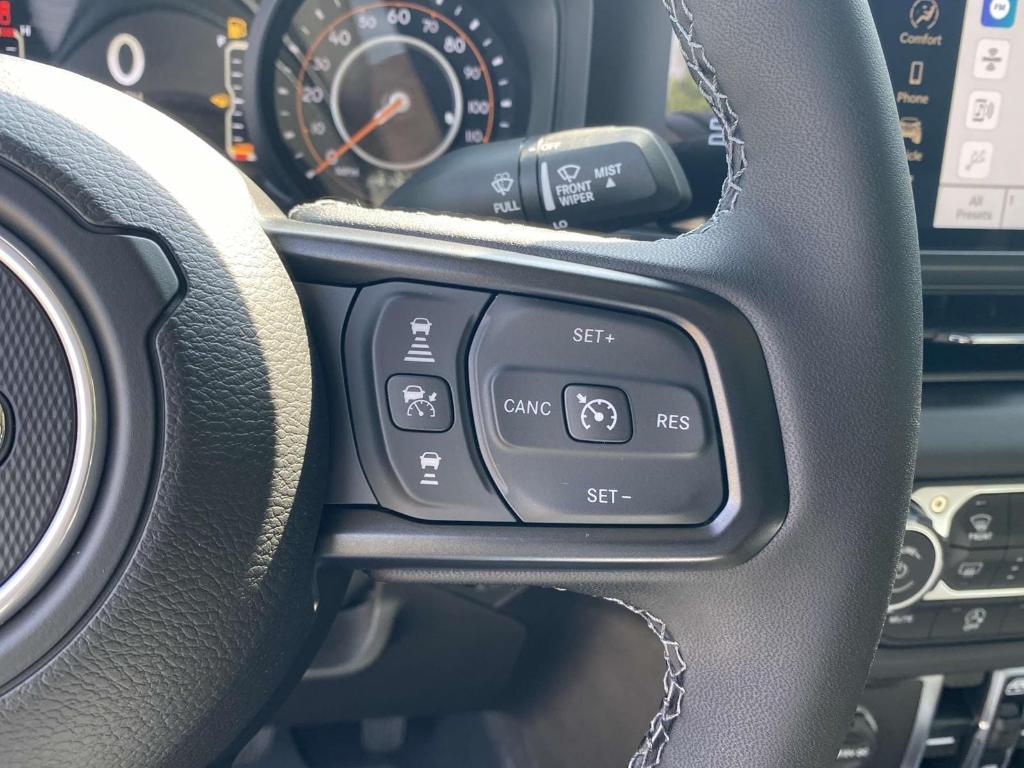 new 2025 Jeep Gladiator car, priced at $47,317