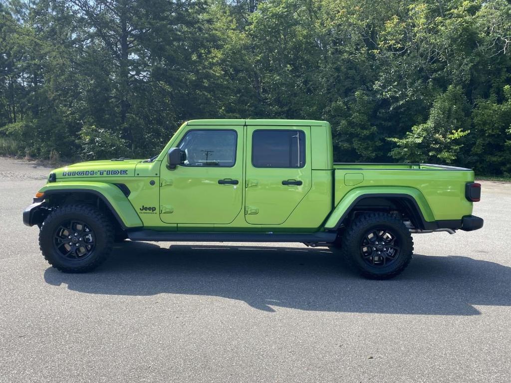 new 2025 Jeep Gladiator car, priced at $47,317