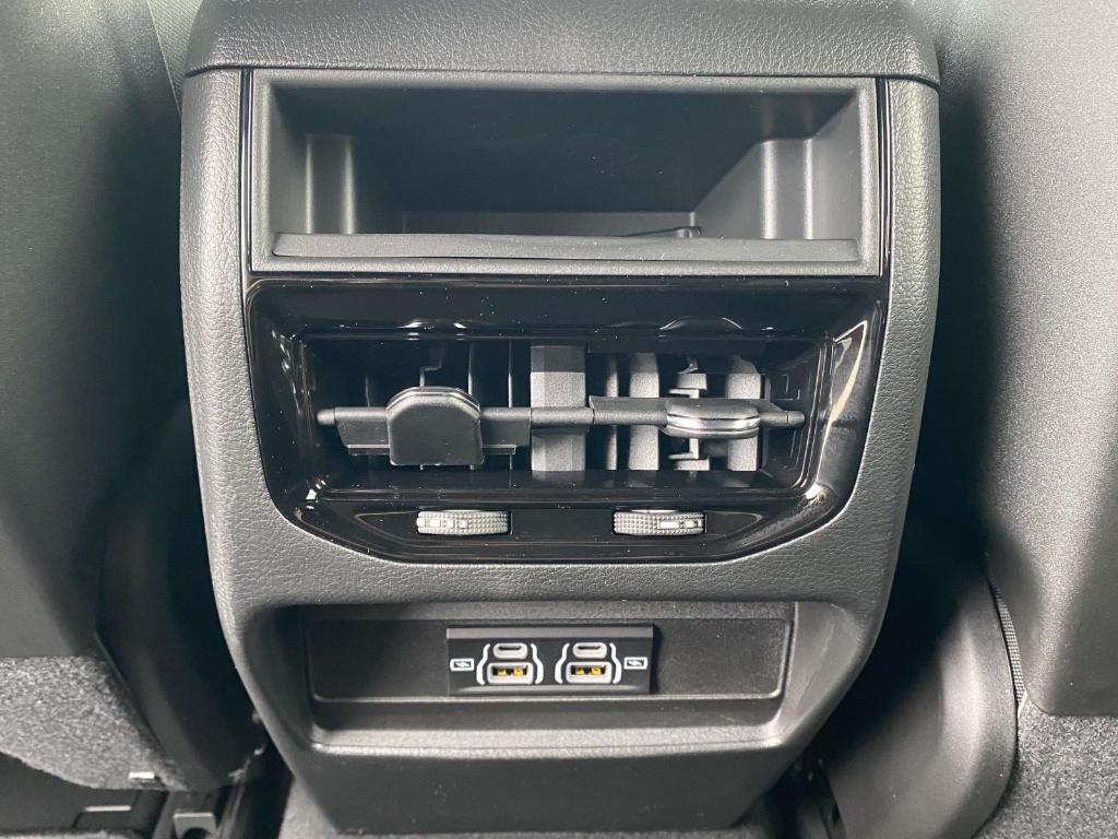 new 2025 Jeep Grand Cherokee car, priced at $38,125