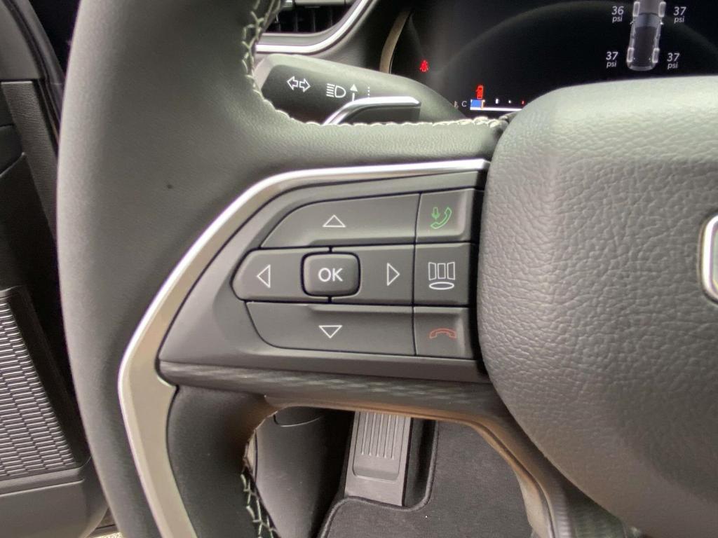 new 2025 Jeep Grand Cherokee car, priced at $38,125