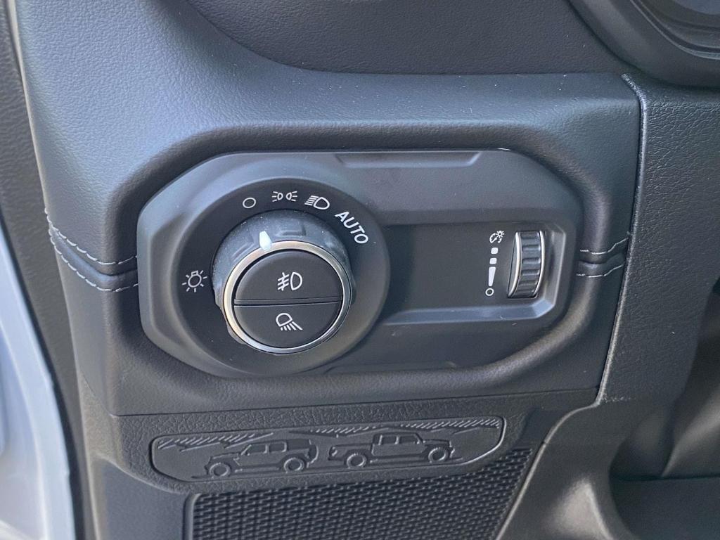 new 2025 Jeep Gladiator car, priced at $46,860