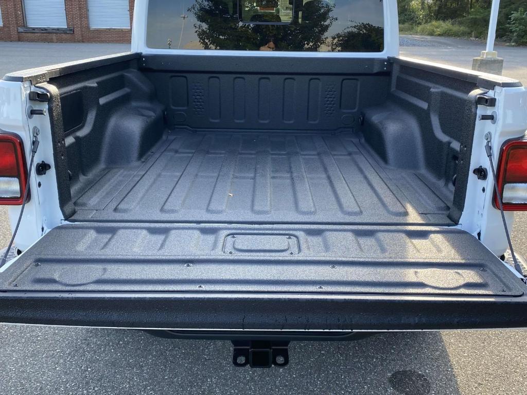 new 2025 Jeep Gladiator car, priced at $46,860