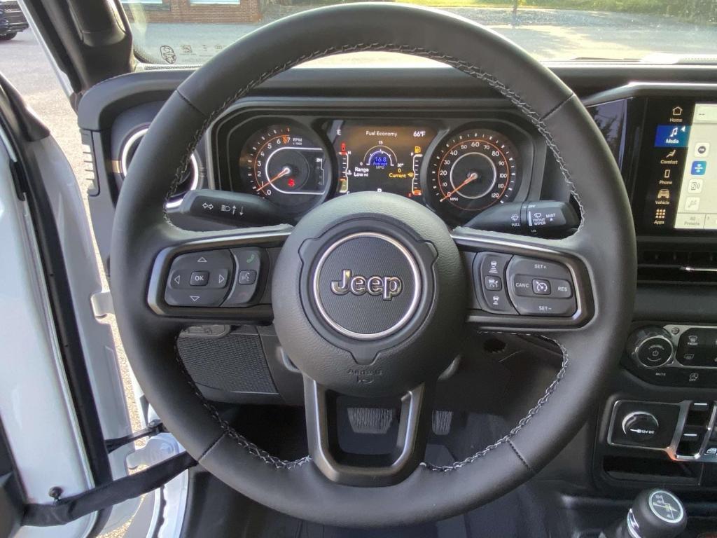 new 2025 Jeep Gladiator car, priced at $46,860