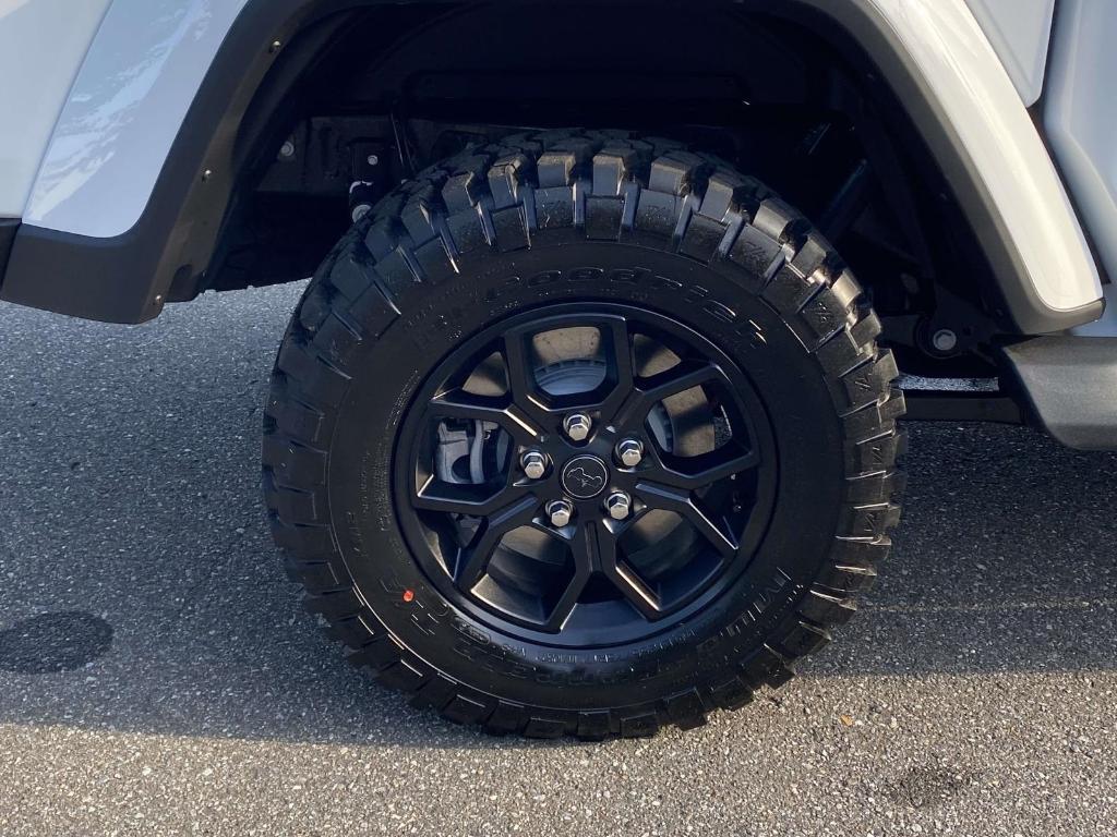 new 2025 Jeep Gladiator car, priced at $46,860