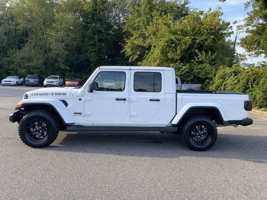 new 2025 Jeep Gladiator car, priced at $46,860