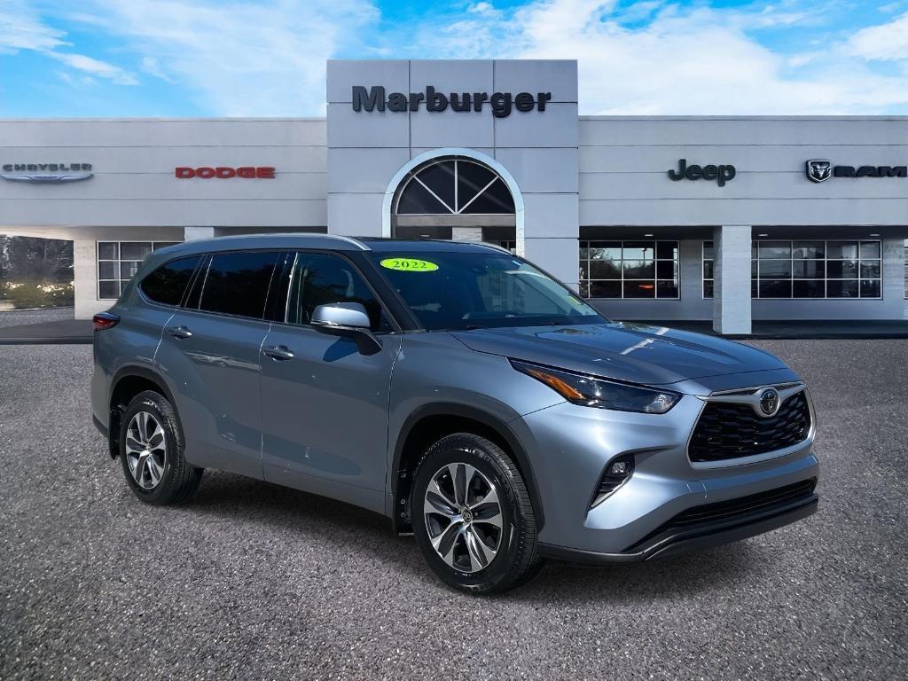 used 2022 Toyota Highlander car, priced at $39,548