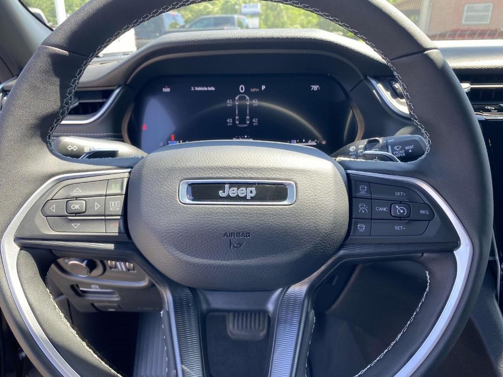 new 2025 Jeep Grand Cherokee L car, priced at $43,752