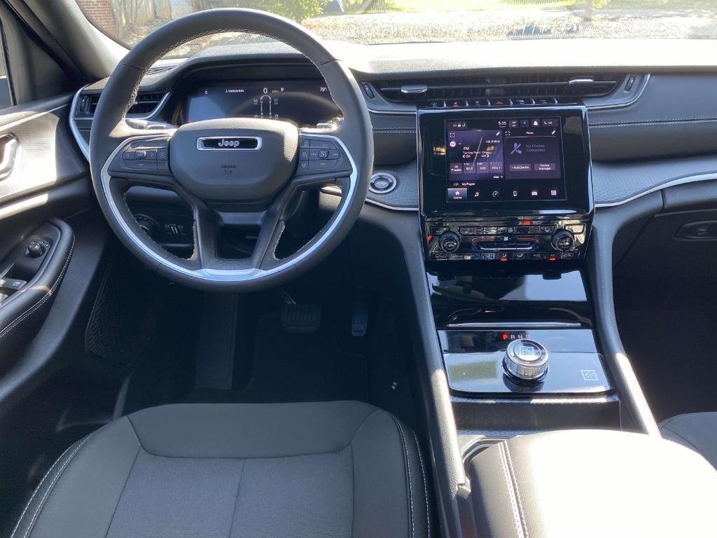 new 2025 Jeep Grand Cherokee L car, priced at $42,825