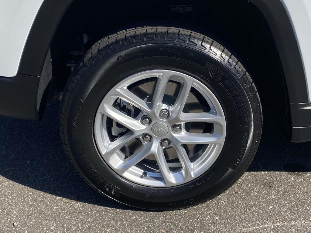 new 2025 Jeep Grand Cherokee L car, priced at $42,825
