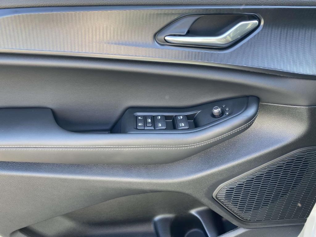 new 2025 Jeep Grand Cherokee L car, priced at $42,825