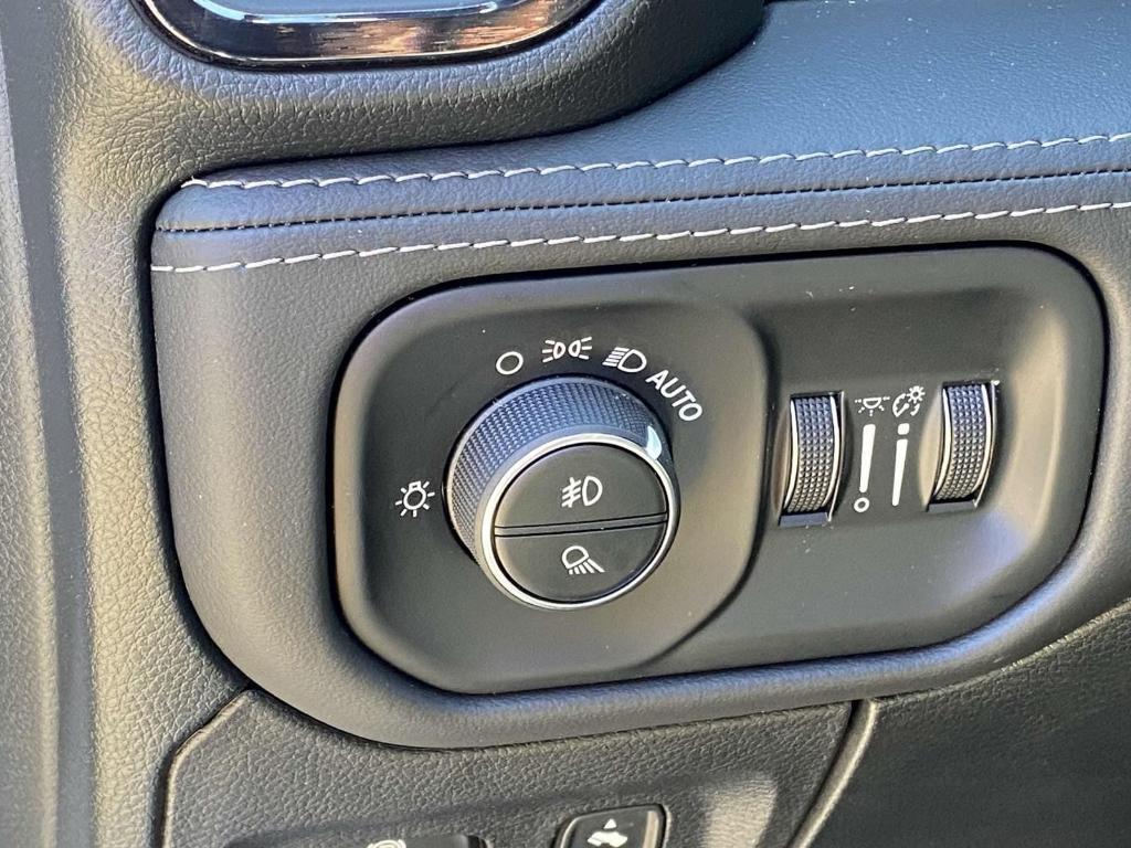 new 2025 Ram 1500 car, priced at $73,618