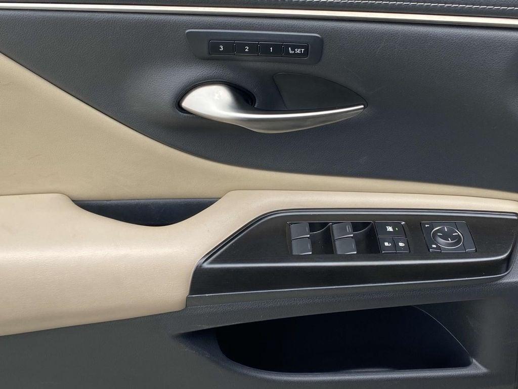 used 2019 Lexus ES 350 car, priced at $29,157