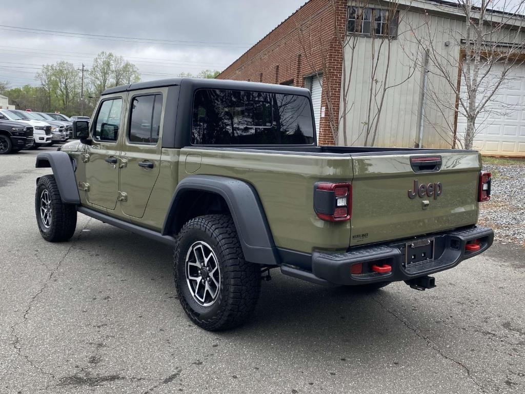 new 2025 Jeep Gladiator car, priced at $53,885