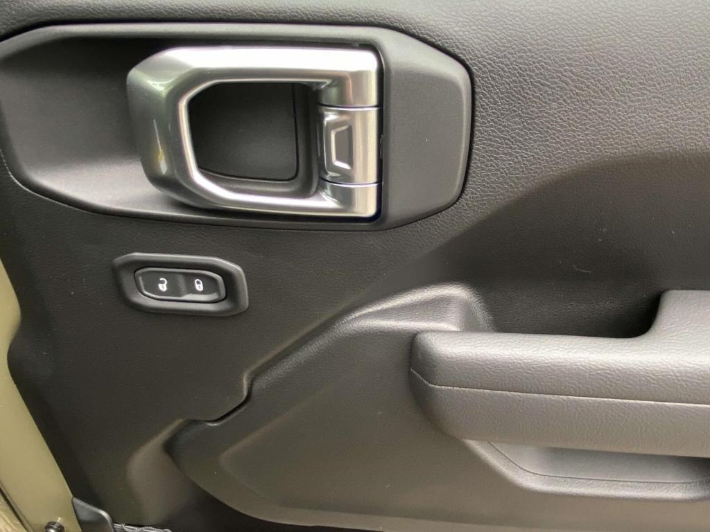 new 2025 Jeep Gladiator car, priced at $53,885