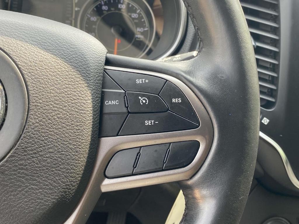 used 2019 Jeep Cherokee car, priced at $13,994