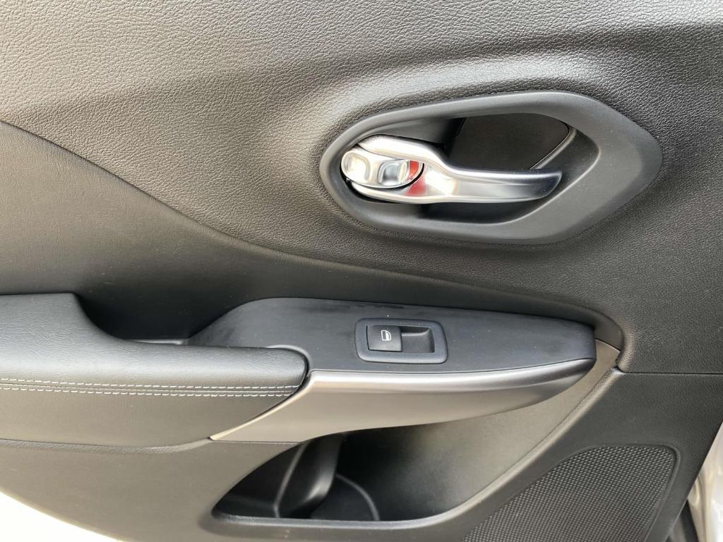 used 2019 Jeep Cherokee car, priced at $13,994