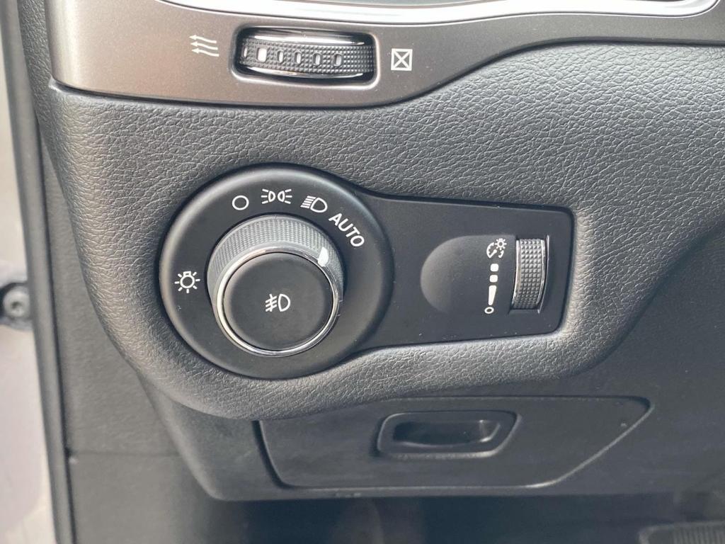 used 2019 Jeep Cherokee car, priced at $13,994