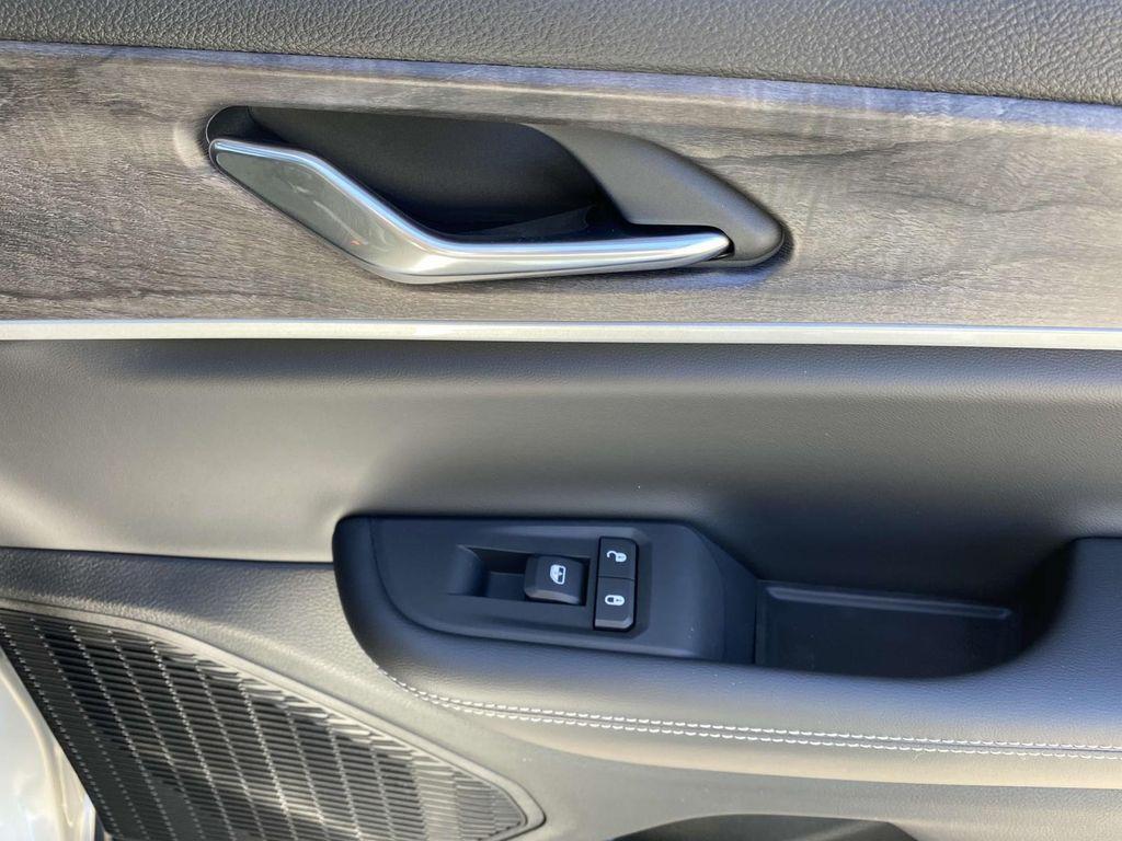 new 2025 Jeep Grand Cherokee car, priced at $55,455