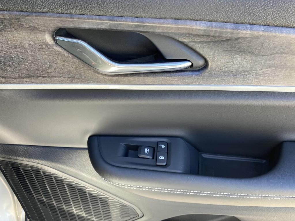 new 2025 Jeep Grand Cherokee car, priced at $55,455