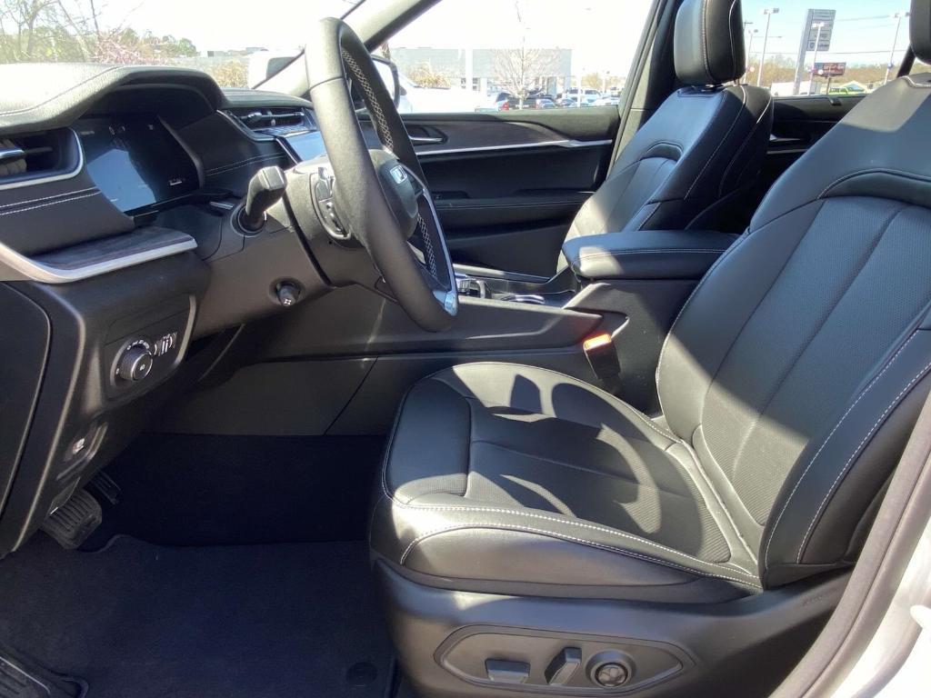 new 2025 Jeep Grand Cherokee car, priced at $55,455