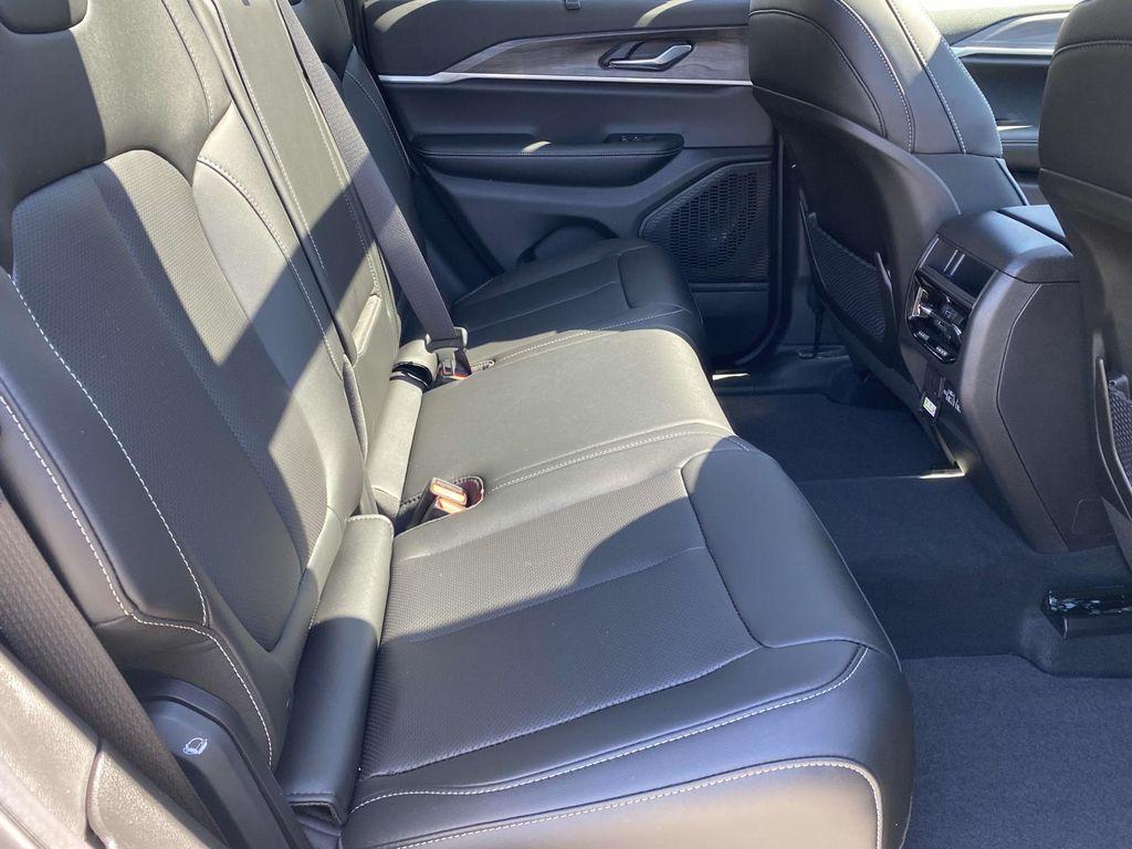 new 2025 Jeep Grand Cherokee car, priced at $55,455