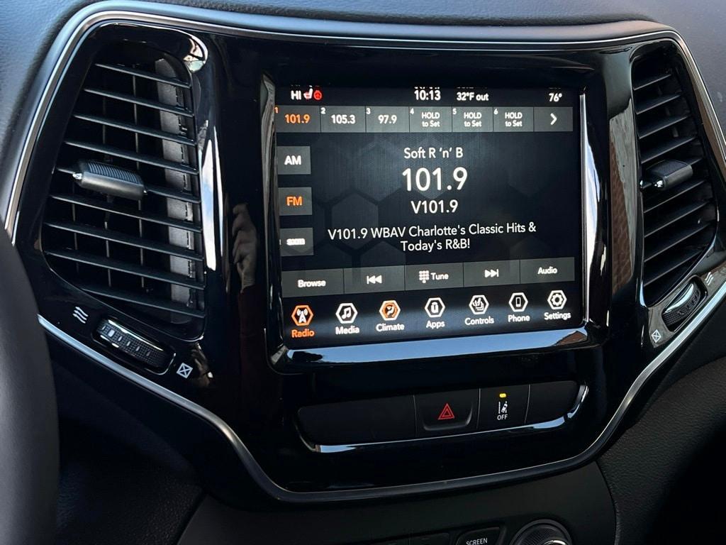 used 2022 Jeep Cherokee car, priced at $31,599