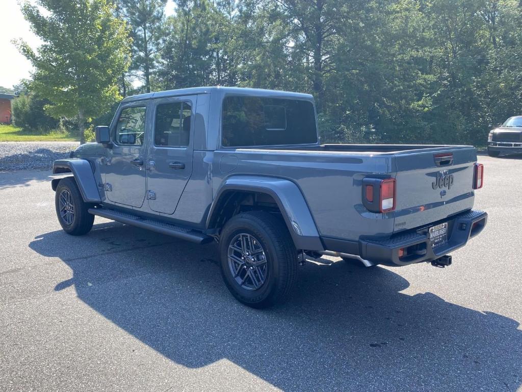 new 2025 Jeep Gladiator car, priced at $47,175