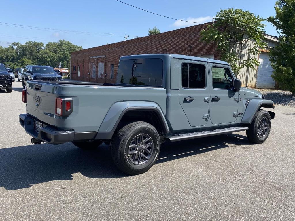 new 2025 Jeep Gladiator car, priced at $47,175