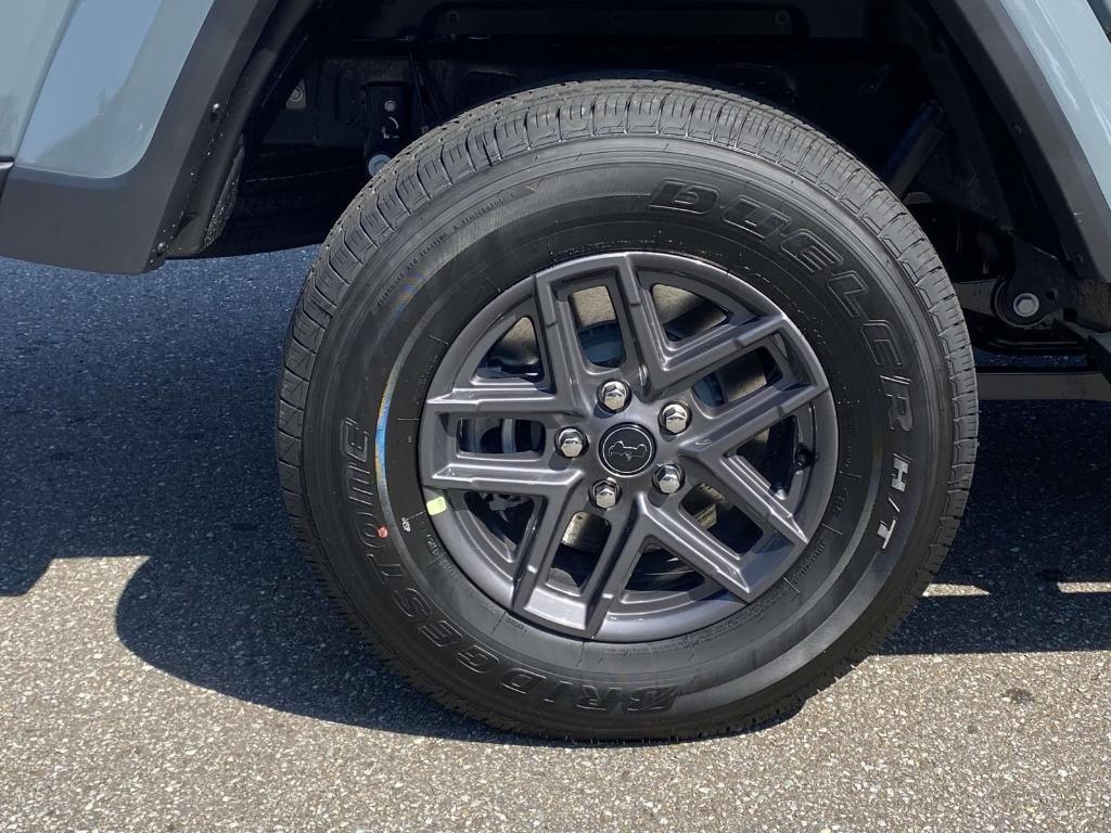 new 2025 Jeep Gladiator car, priced at $47,175