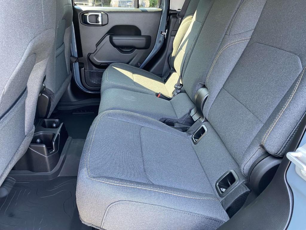new 2025 Jeep Gladiator car, priced at $47,175