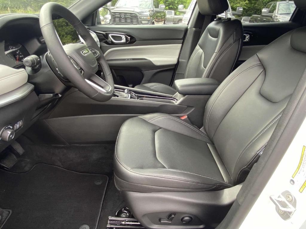 new 2025 Jeep Compass car, priced at $35,594
