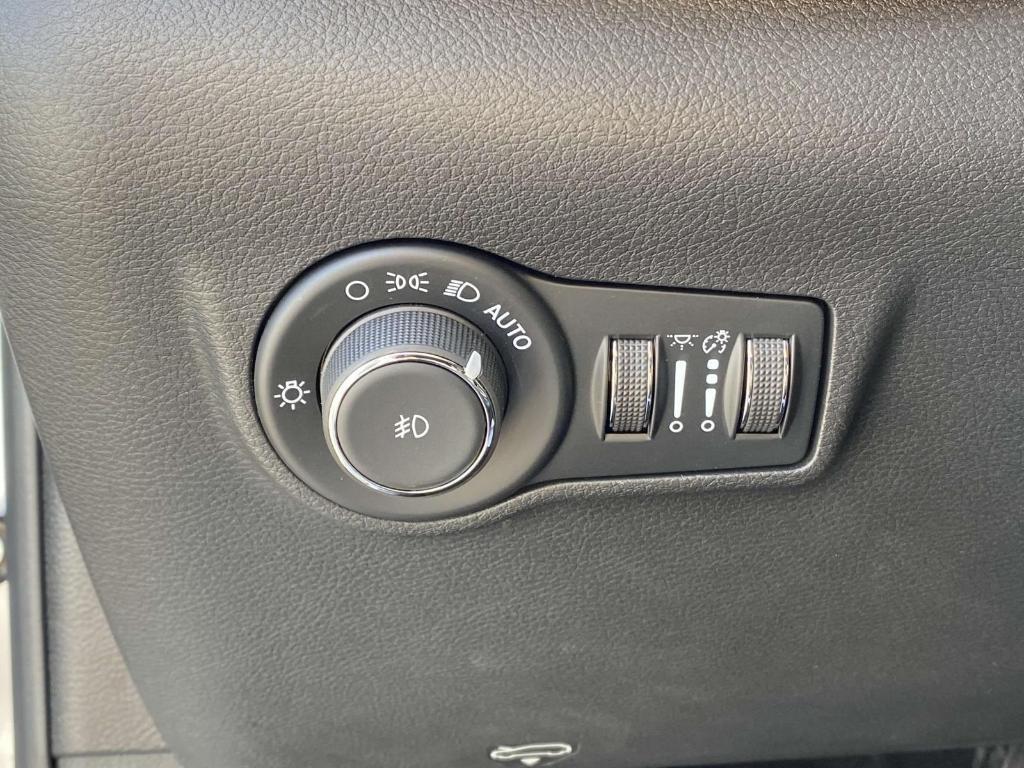 new 2025 Jeep Compass car, priced at $33,243